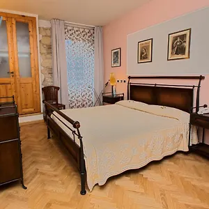 Maison Savoia Pensión