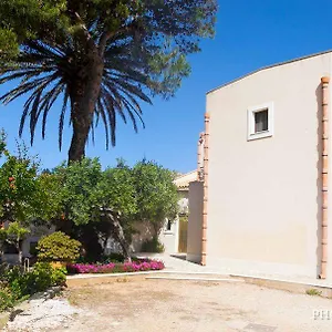 Casolare Nelle Saline Bed and breakfast